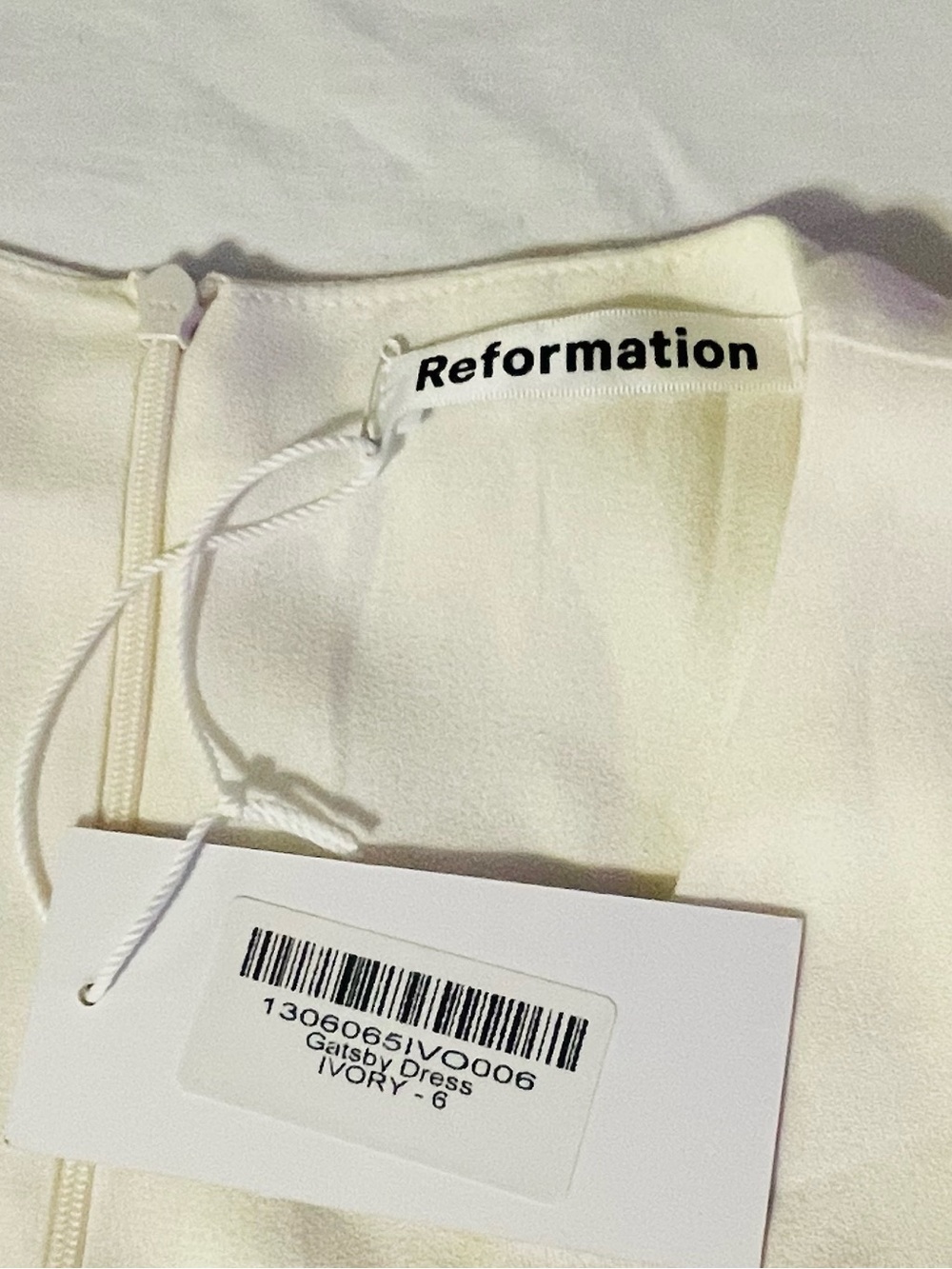 NWT-Reformation Gatsby Wedding Dress in Ivory- Size 6 - Picture 12 of 14